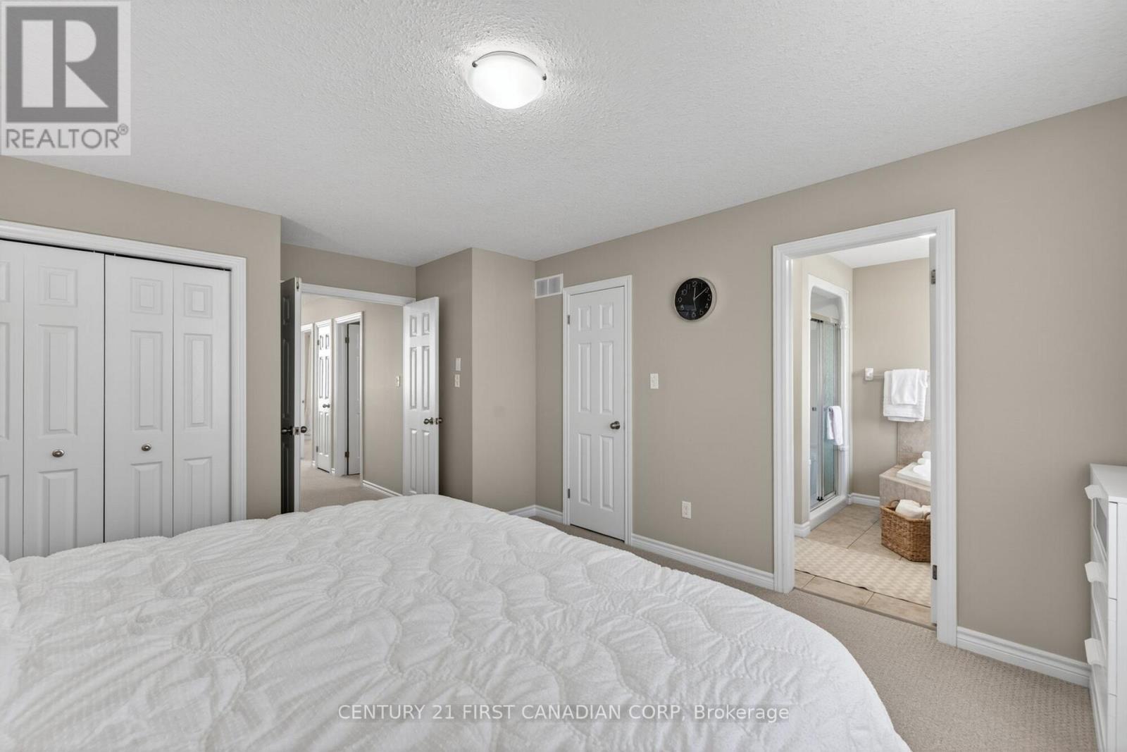 1185 SANDBAR STREET - 27