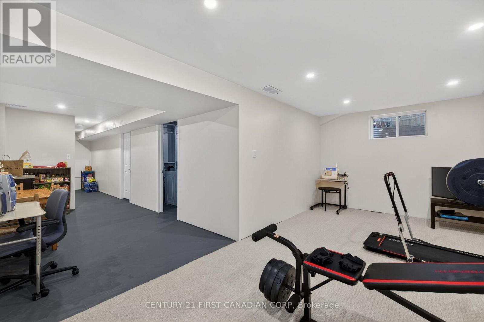 1185 SANDBAR STREET - 38