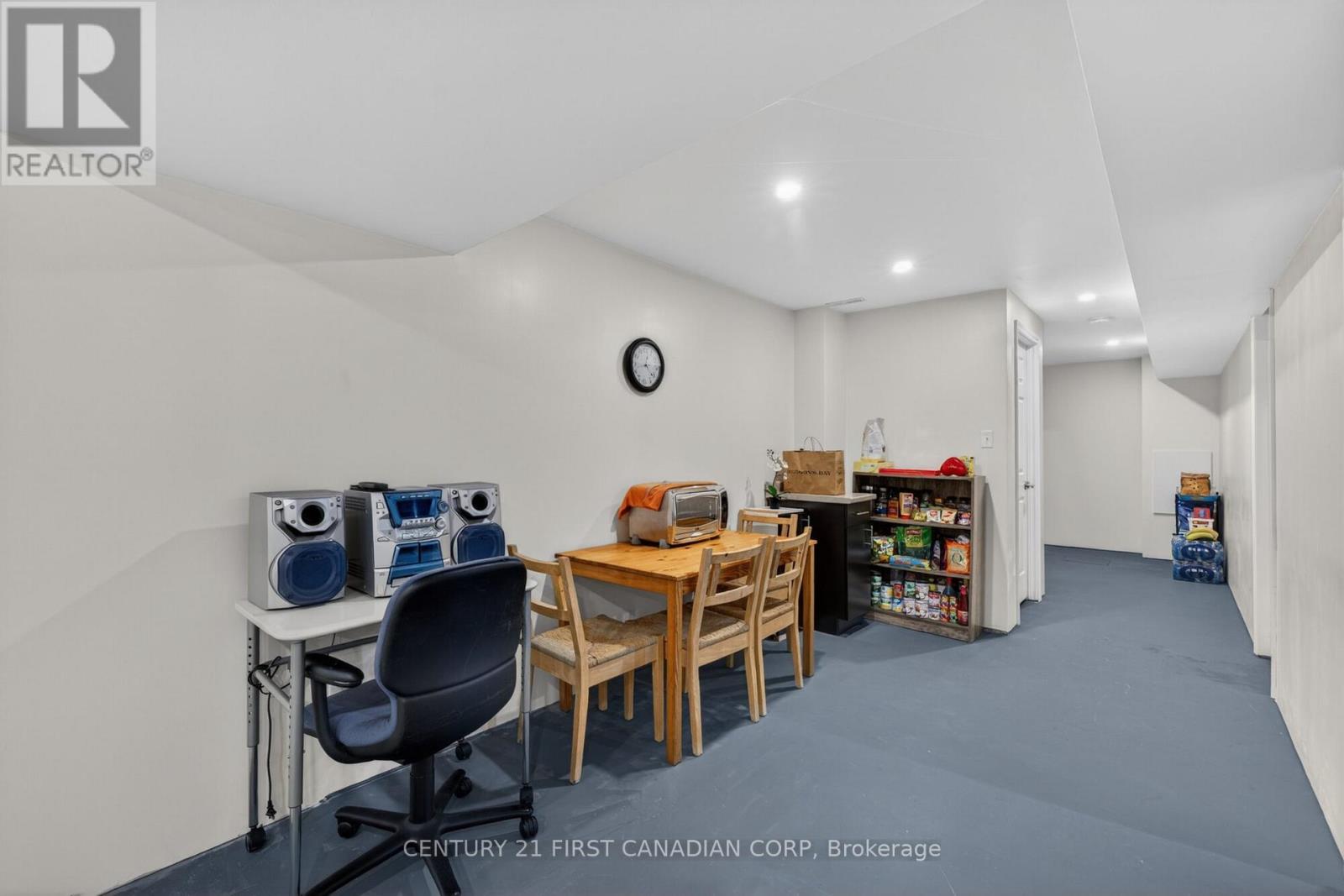 1185 SANDBAR STREET - 39