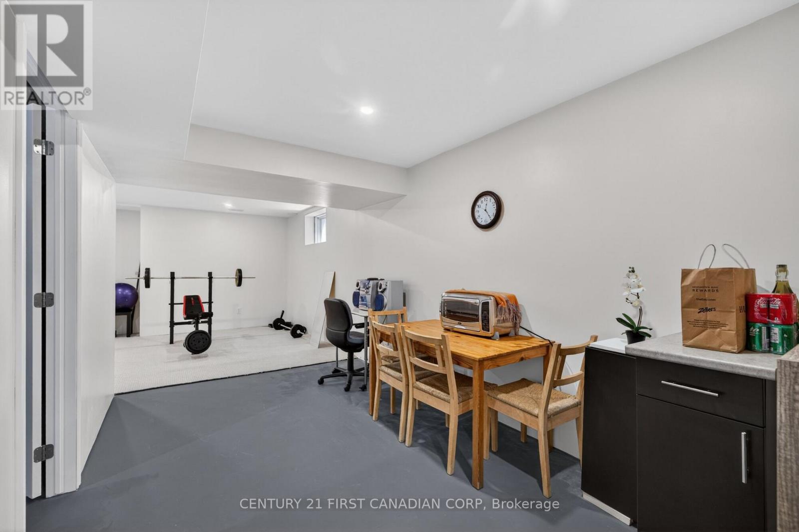 1185 SANDBAR STREET - 41