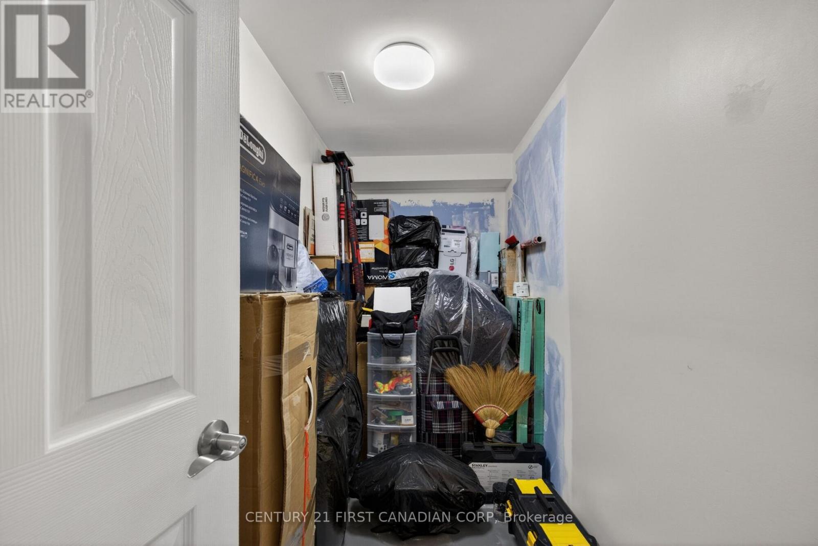 1185 SANDBAR STREET - 42