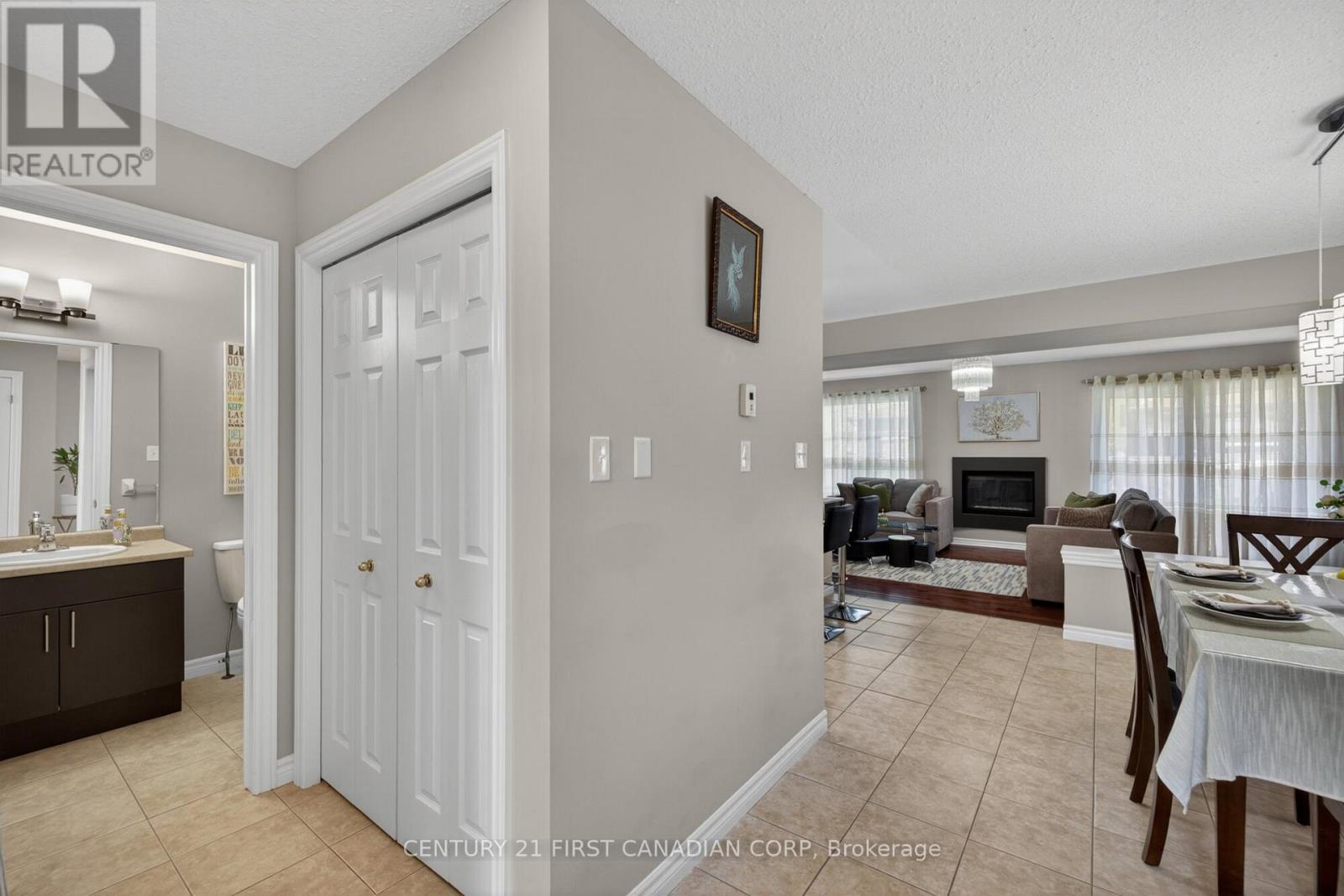 1185 SANDBAR STREET - 8