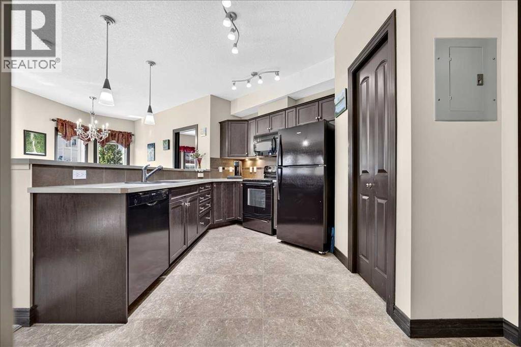#218 30 Royal Oak Plaza NW - 10