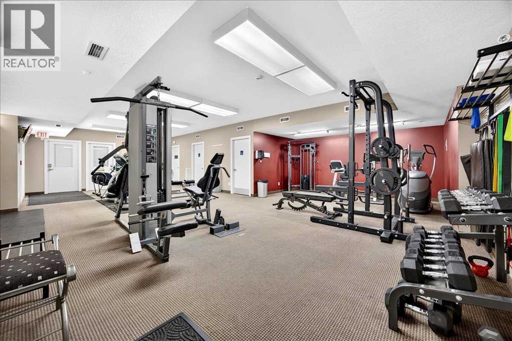 #218 30 Royal Oak Plaza NW - 30