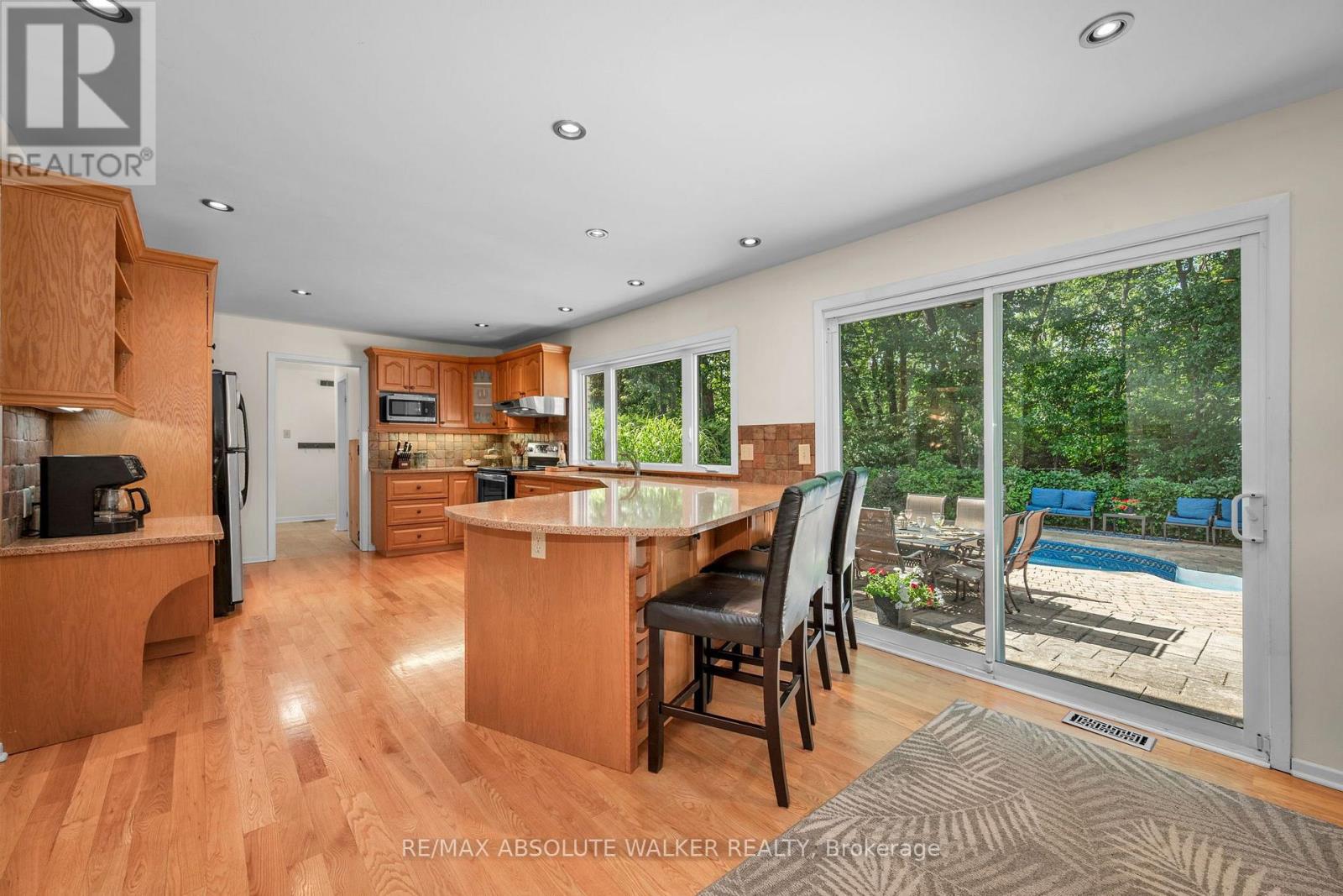 535 BUCHANAN CRESCENT, Ottawa. Luxury613. By Peter Sagos - Image 12