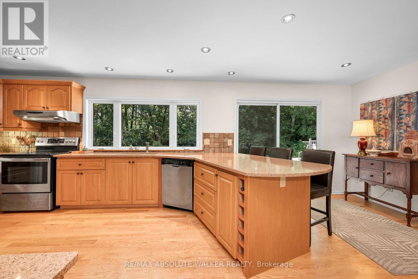 535 BUCHANAN CRESCENT, Ottawa. Luxury613. By Peter Sagos - Image 13