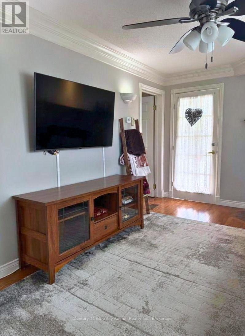 459 HARDY STREET - Image 3