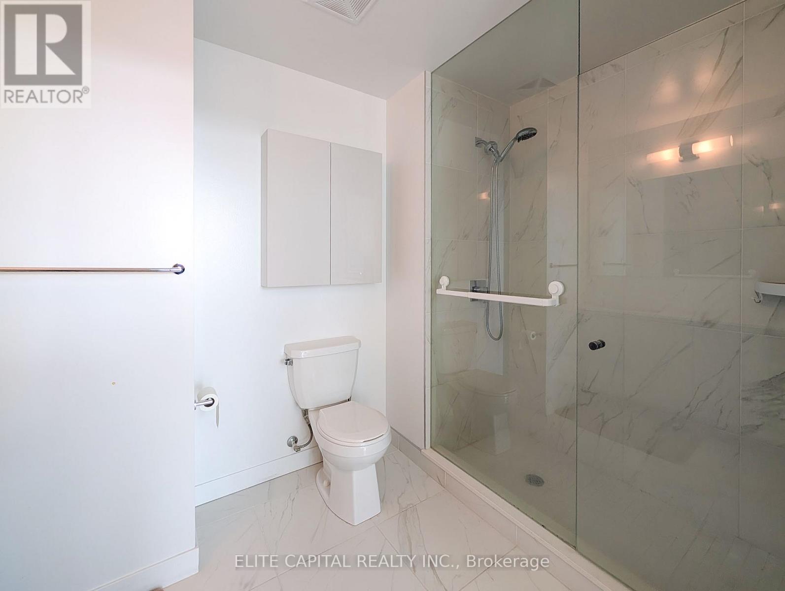 #1010 31 TIPPETT ROAD - 6