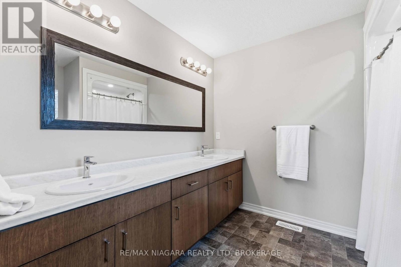 23B BLOOMFIELD AVENUE - 24