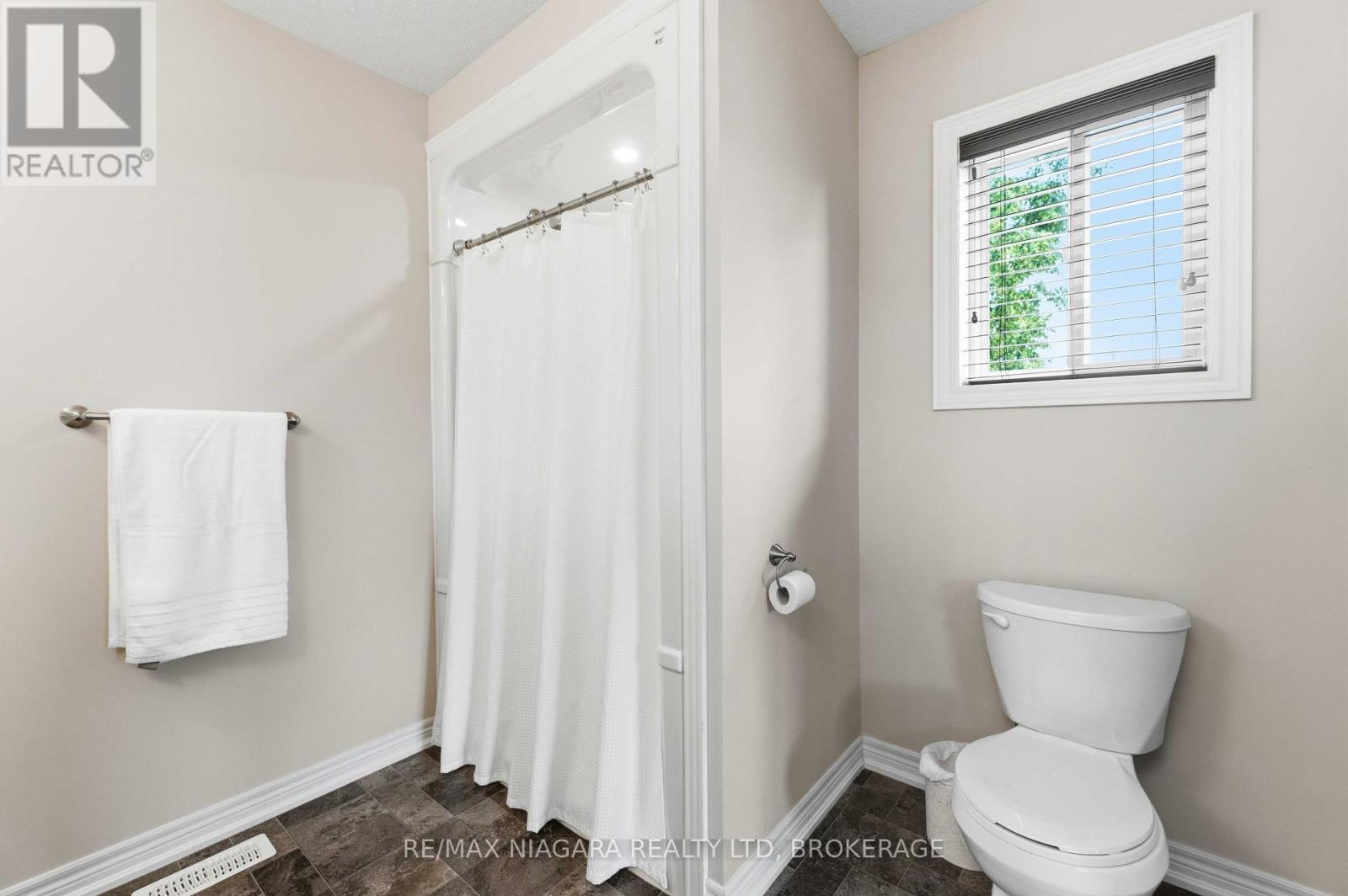 23B BLOOMFIELD AVENUE - 25