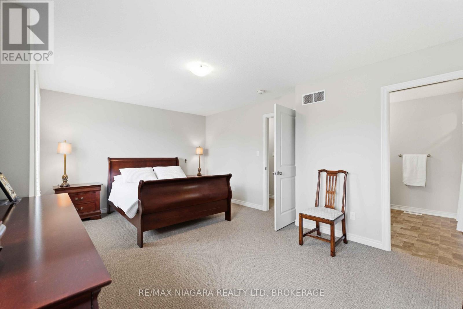 23B BLOOMFIELD AVENUE - 21
