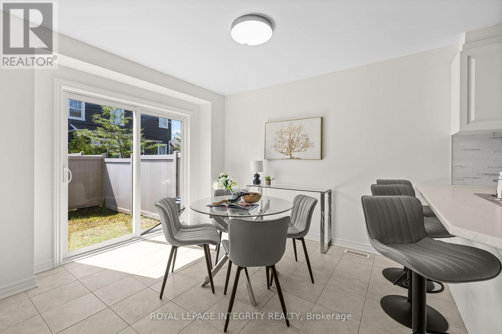 1002 LABURNUM WALK, Ottawa. Luxury613. By Peter Sagos - Image 12