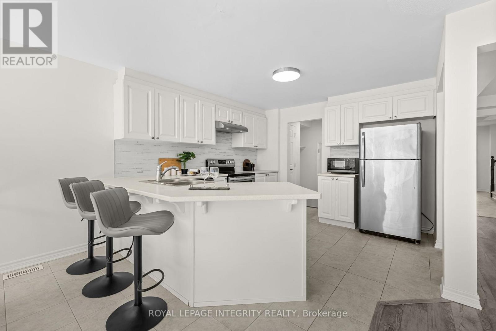 1002 LABURNUM WALK, Ottawa. Luxury613. By Peter Sagos - Image 15