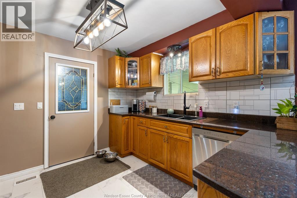 371 OAK STREET - 23