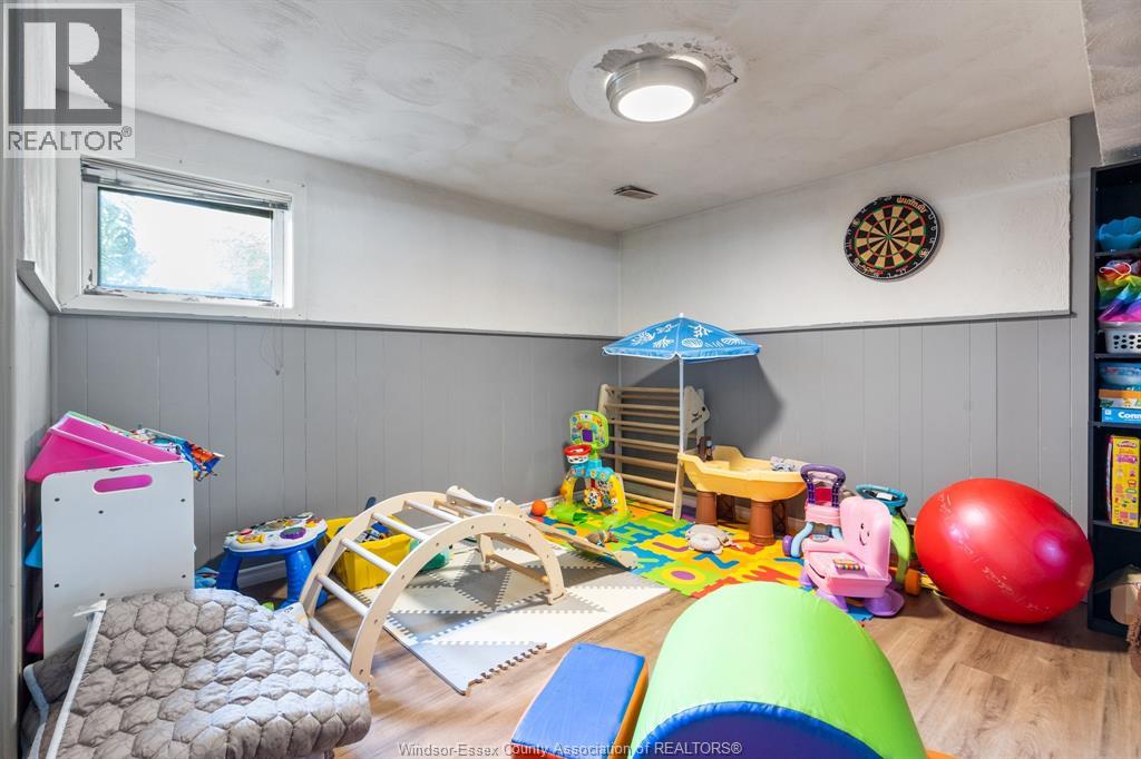 371 OAK STREET - 5