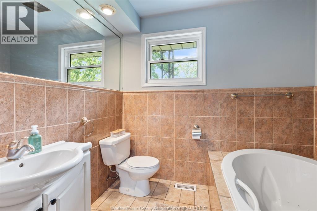 371 OAK STREET - 10