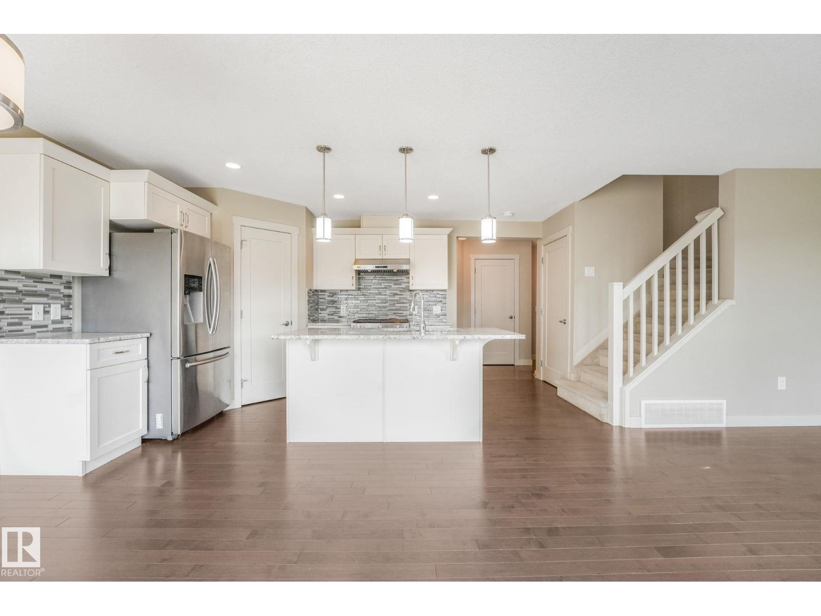 16619 14 AV SW - 2