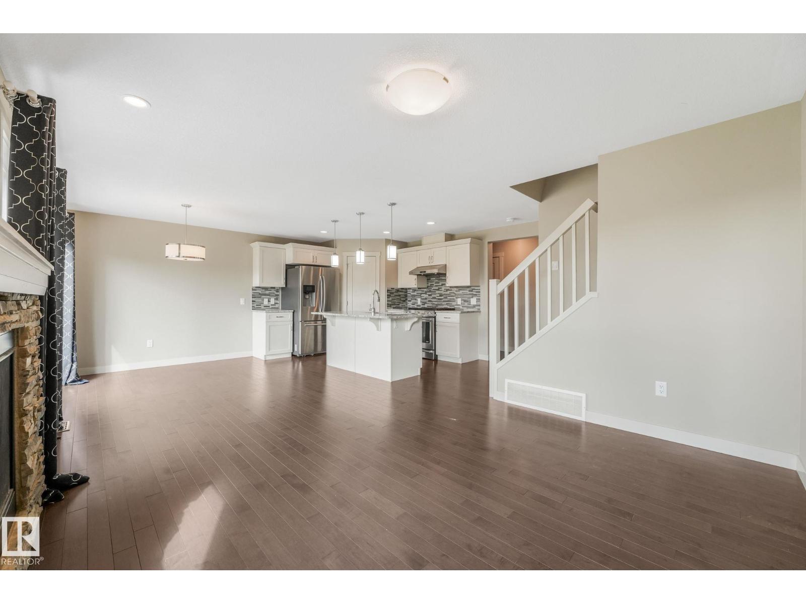 16619 14 AV SW - 14