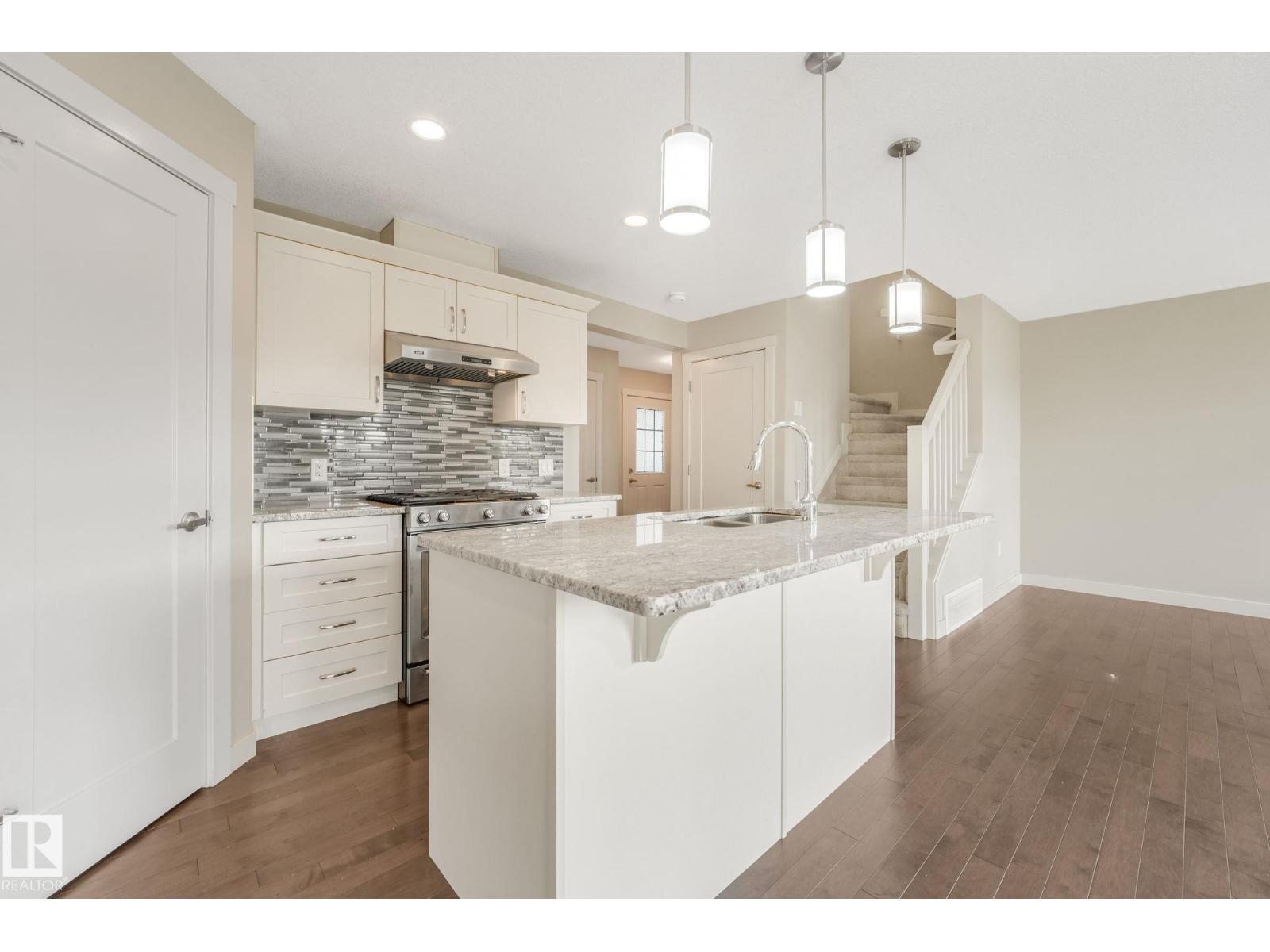 16619 14 AV SW - 9