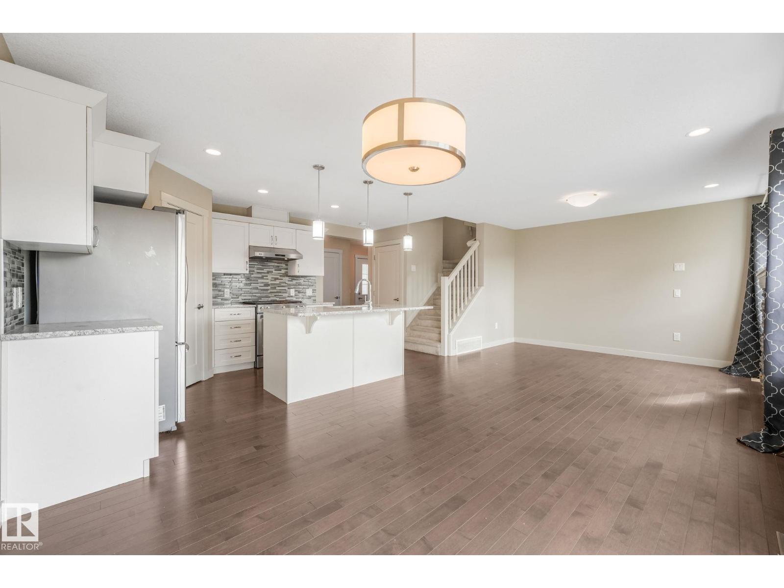 16619 14 AV SW - 15