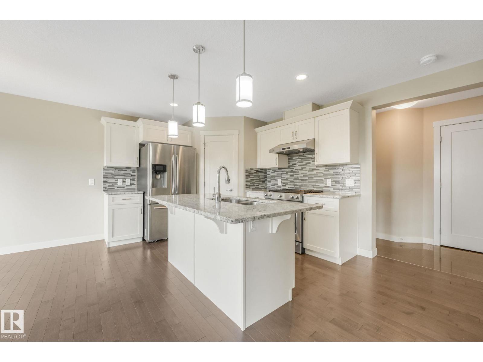 16619 14 AV SW - 8