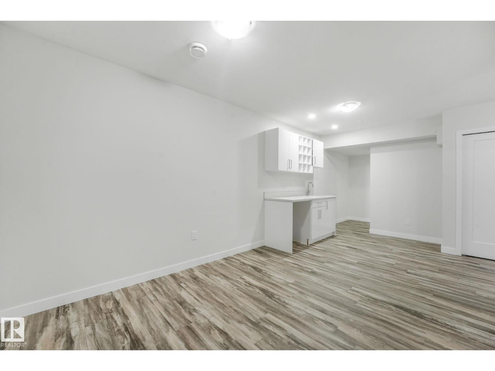 16619 14 AV SW - 46