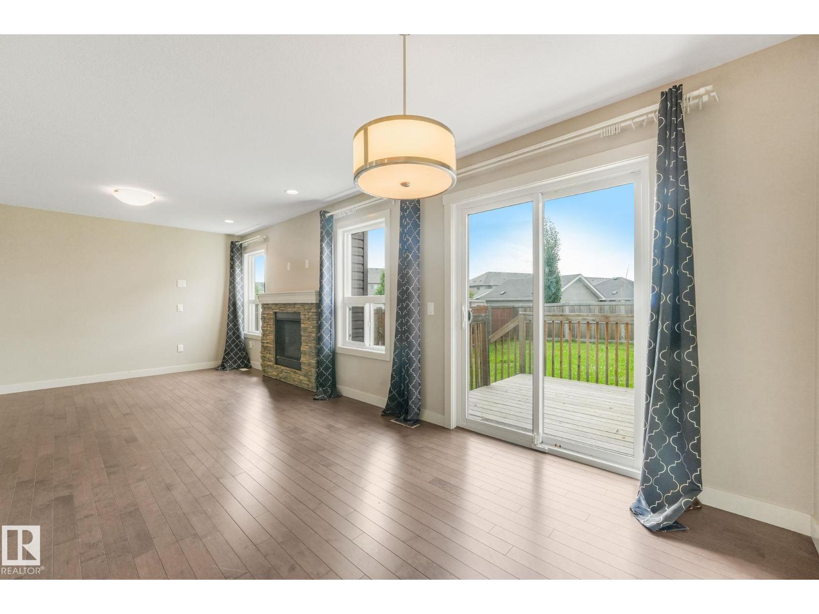 16619 14 AV SW - 17