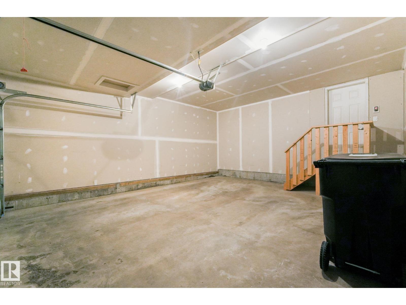 16619 14 AV SW - 64