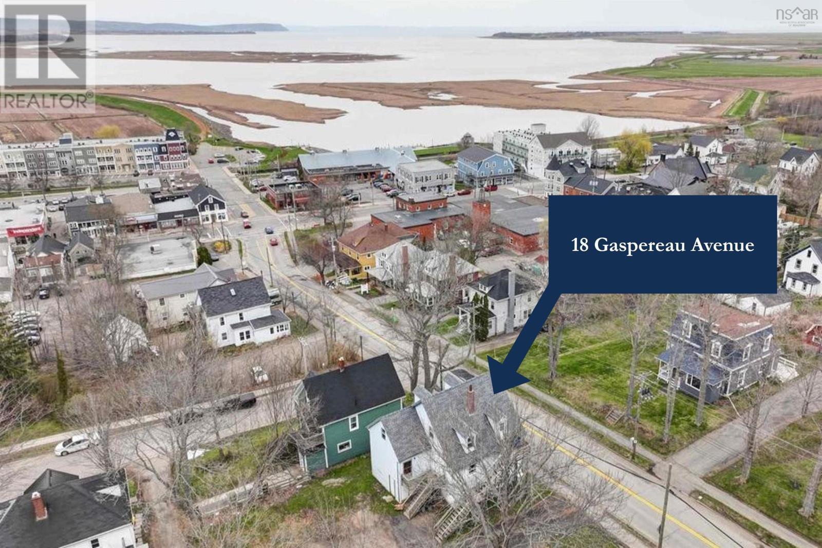 18 Gaspereau Avenue - 2