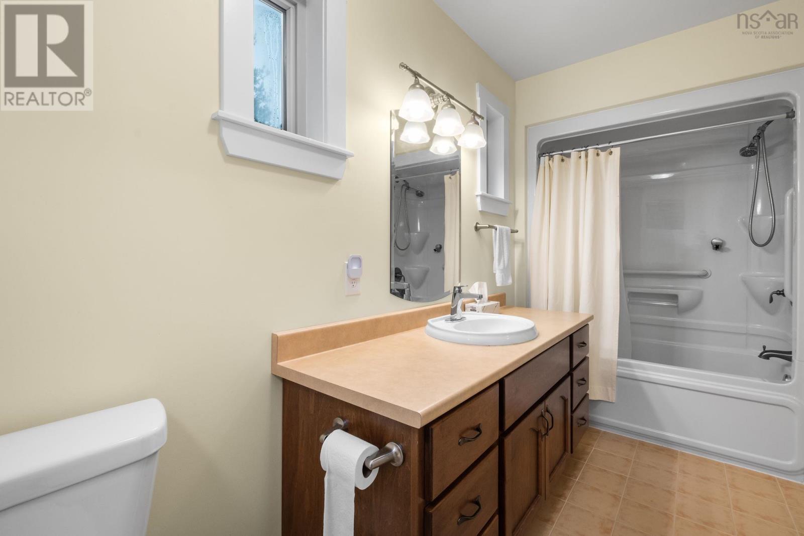 5 Kenley Road - 25