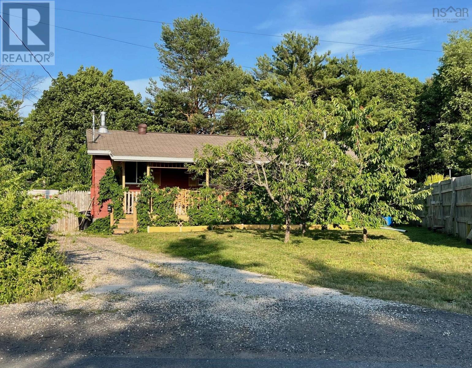 35 Colonial Crescent - 1