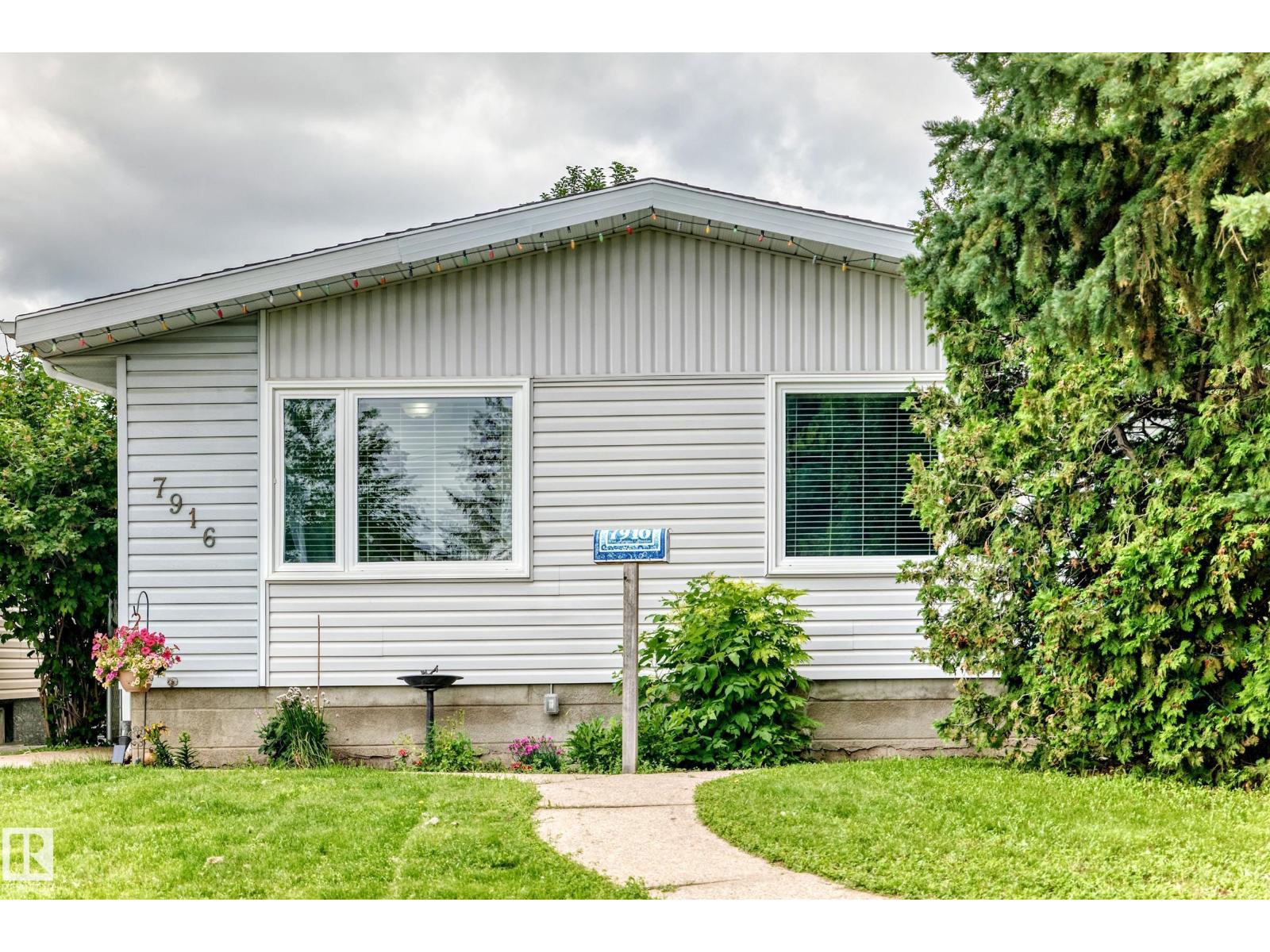 7916 130 AV NW - 1