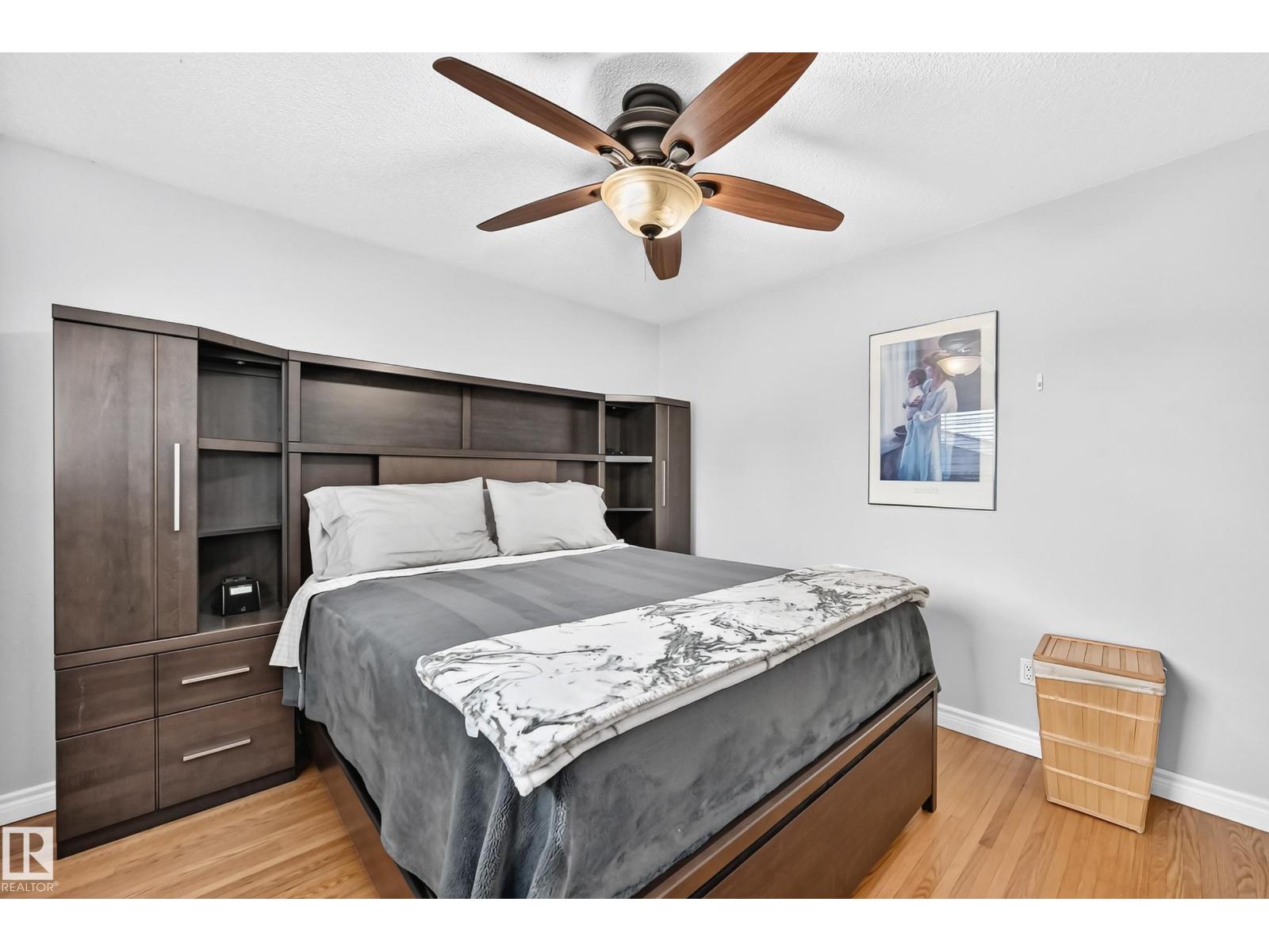 7916 130 AV NW - 14