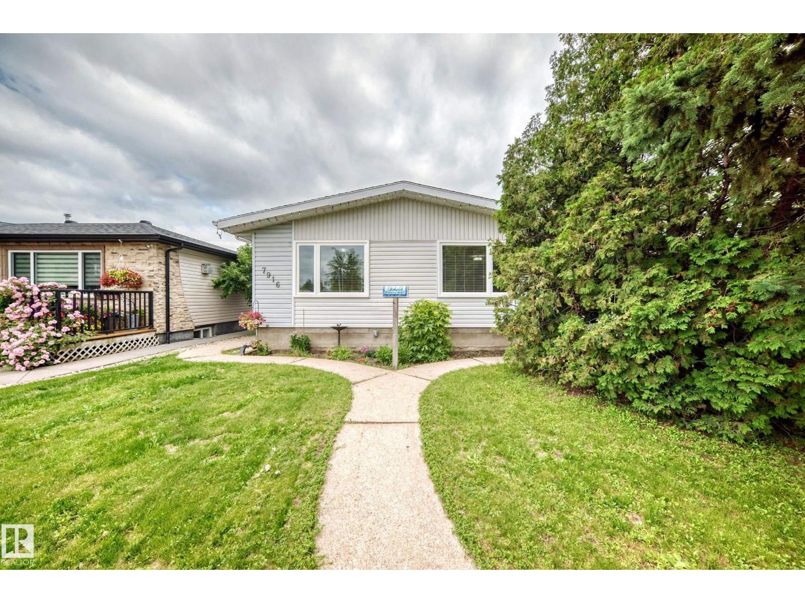 7916 130 AV NW - 2