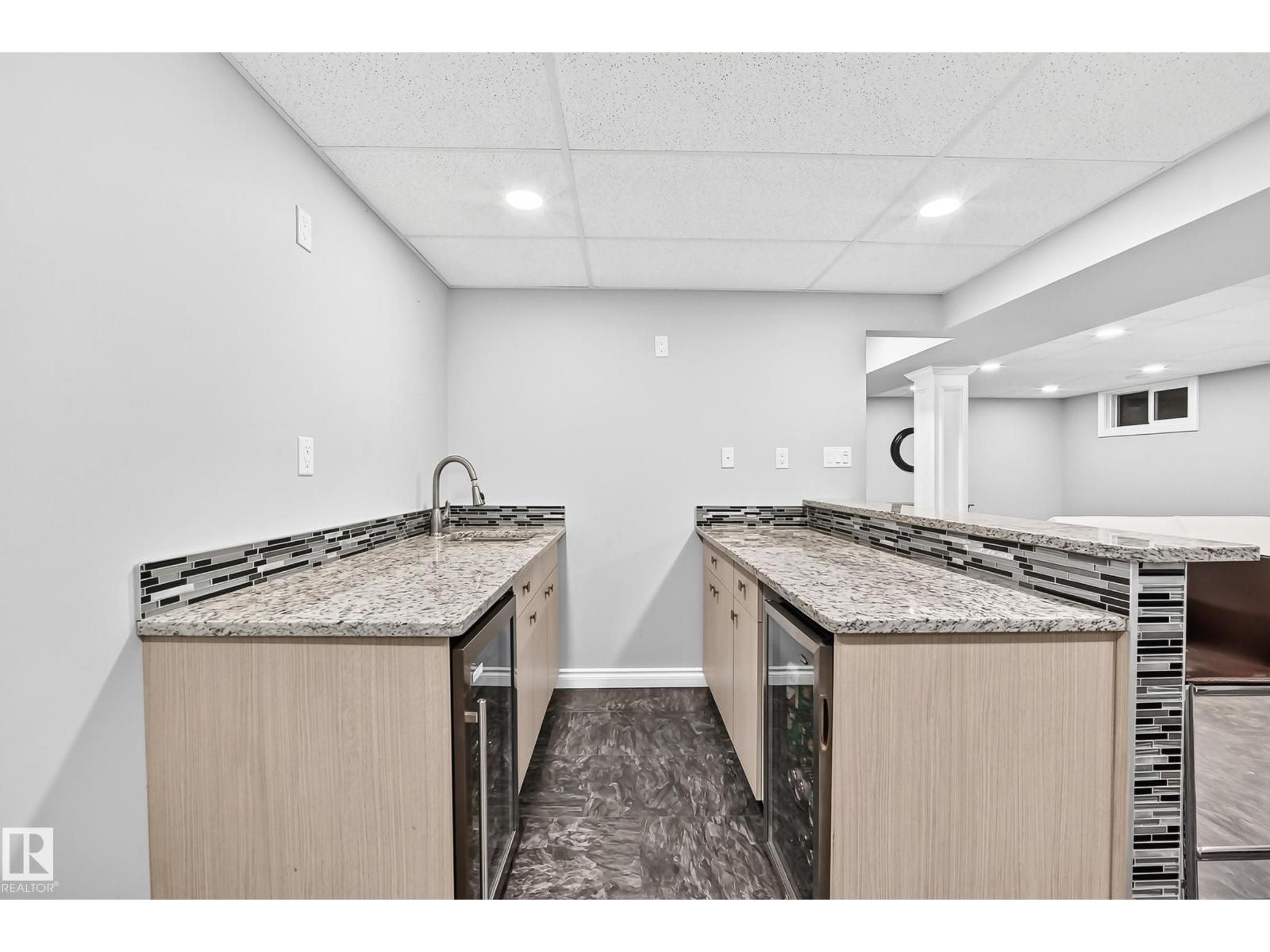 7916 130 AV NW - 29