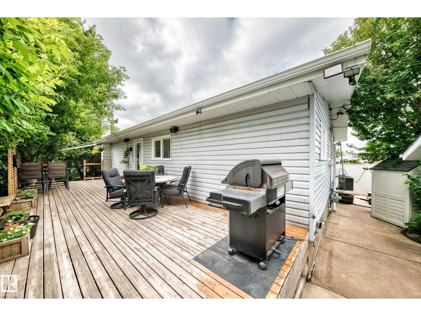 7916 130 AV NW - 38