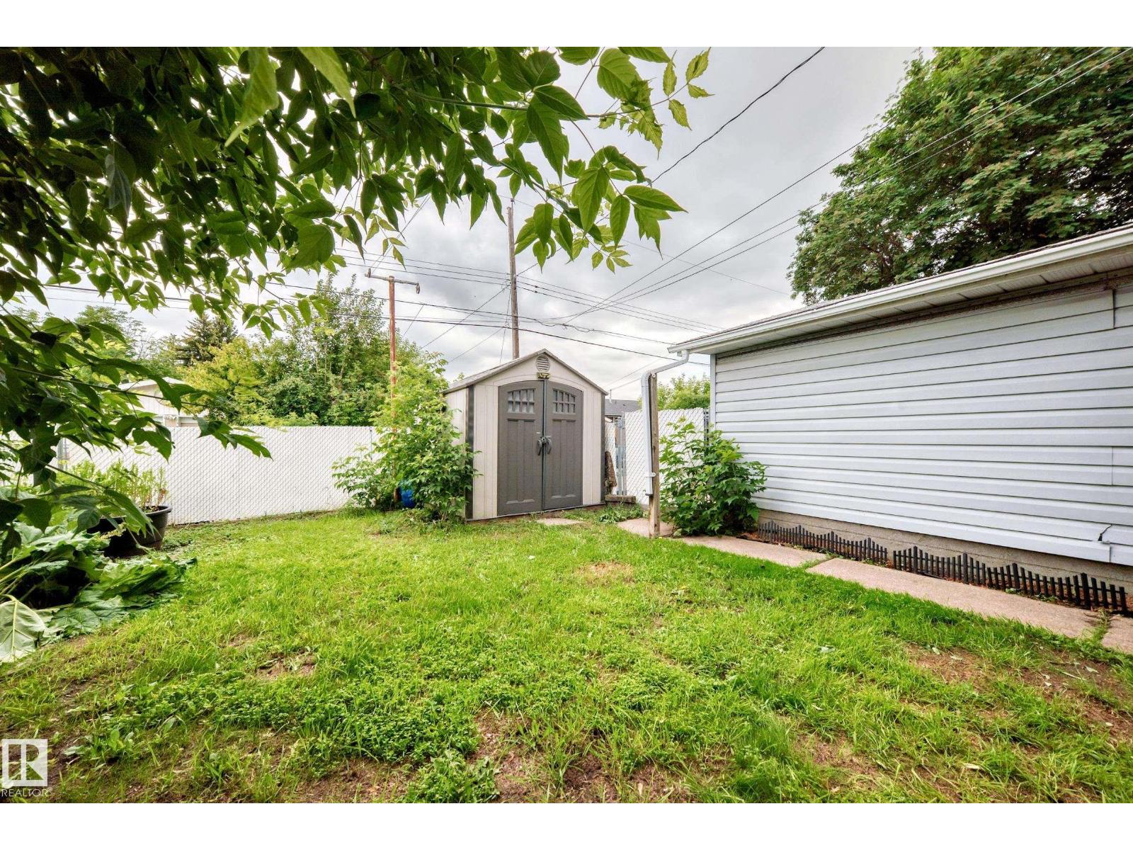7916 130 AV NW - 39