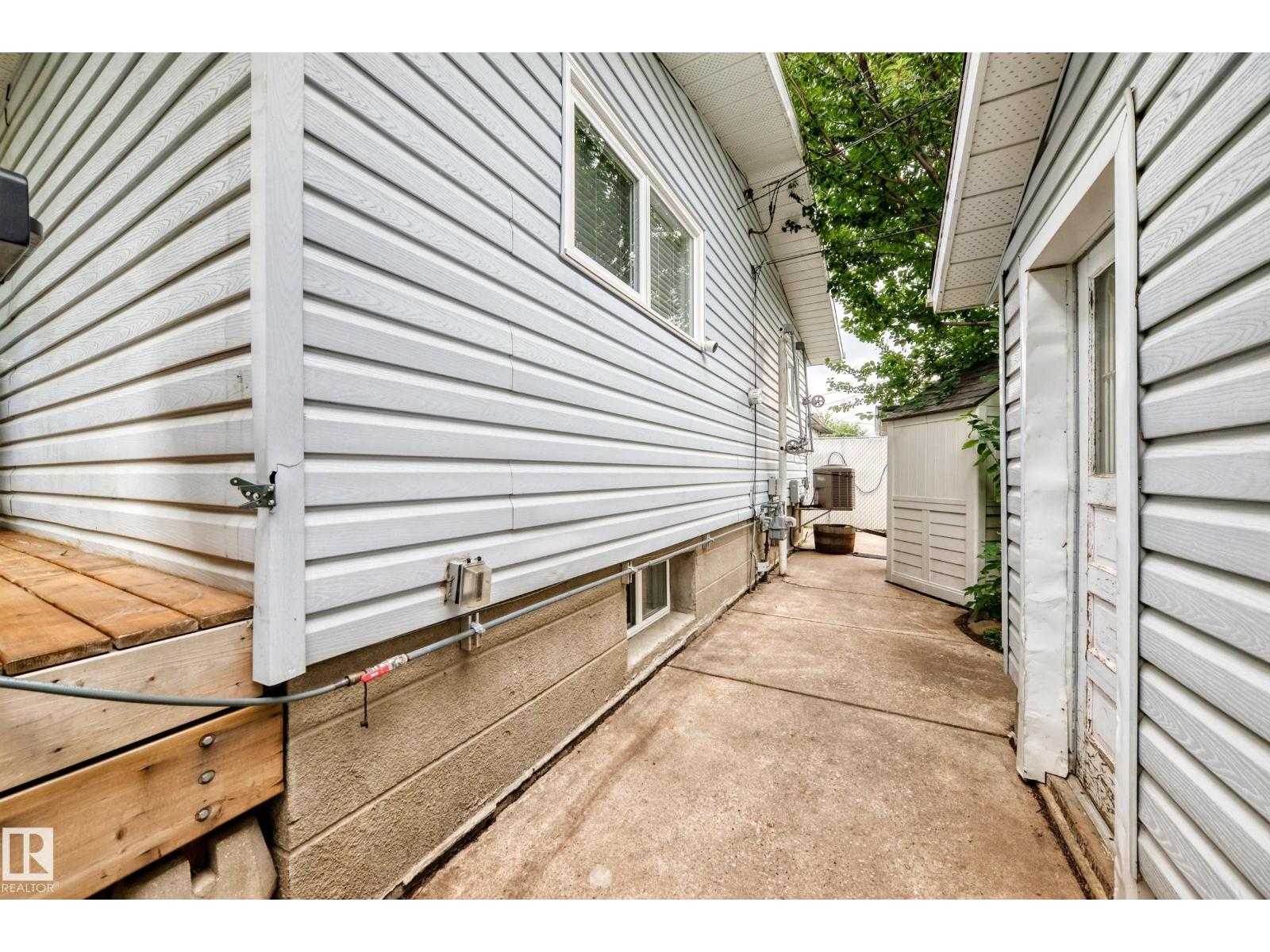 7916 130 AV NW - 42