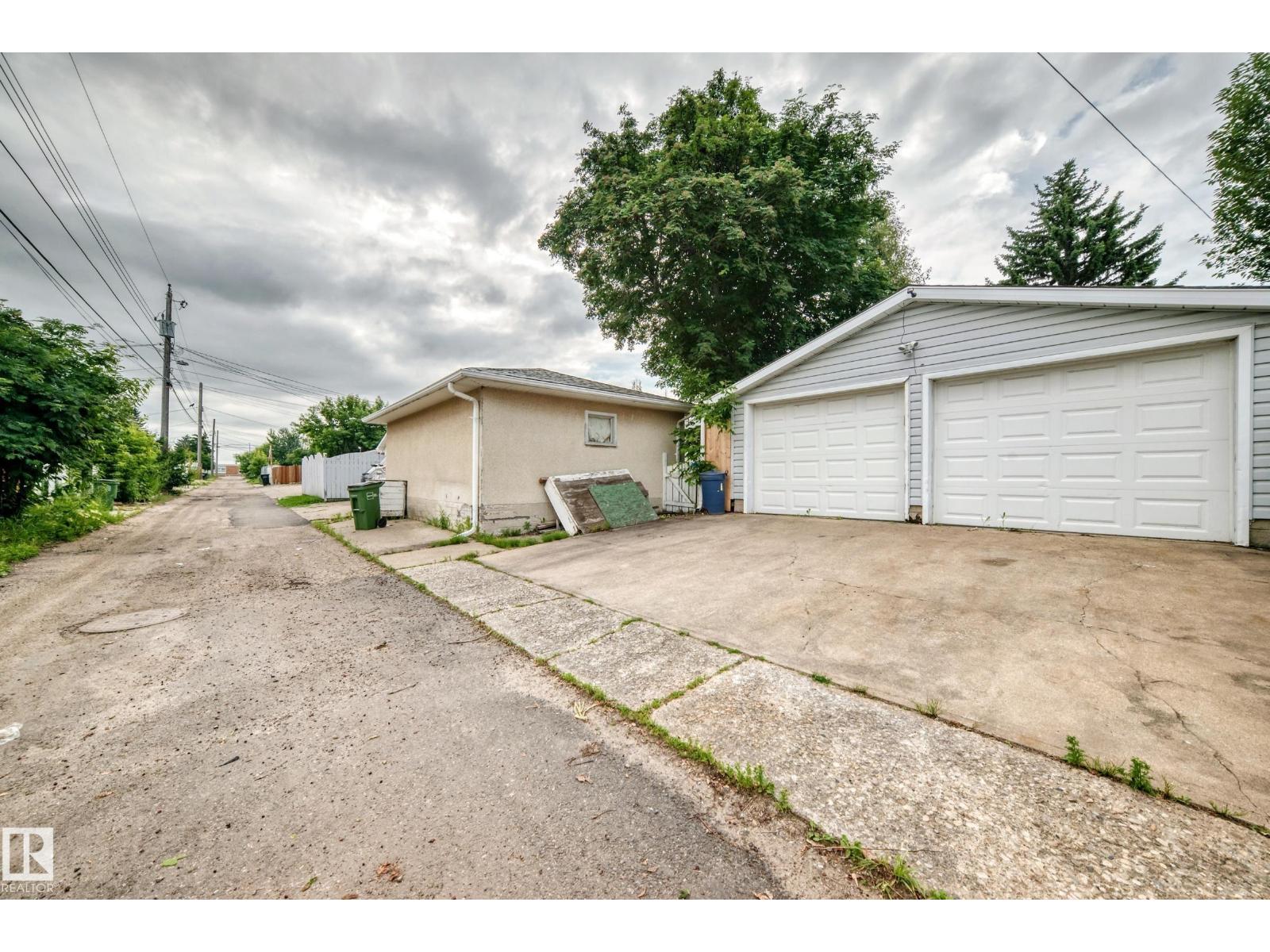 7916 130 AV NW - 44