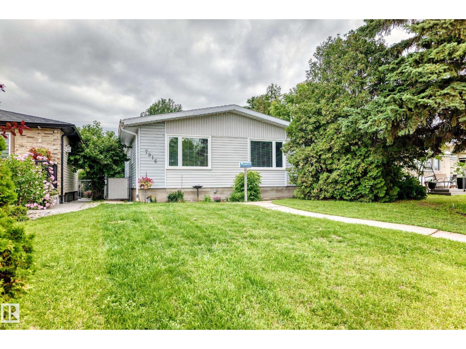 7916 130 AV NW - 46