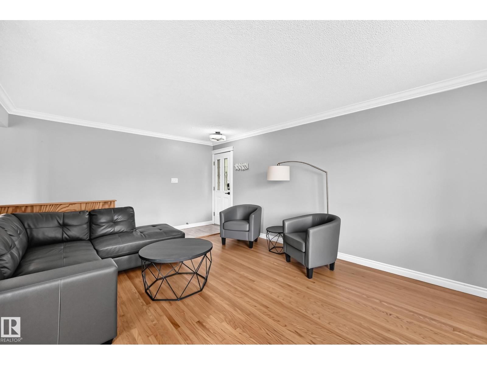 7916 130 AV NW - 6