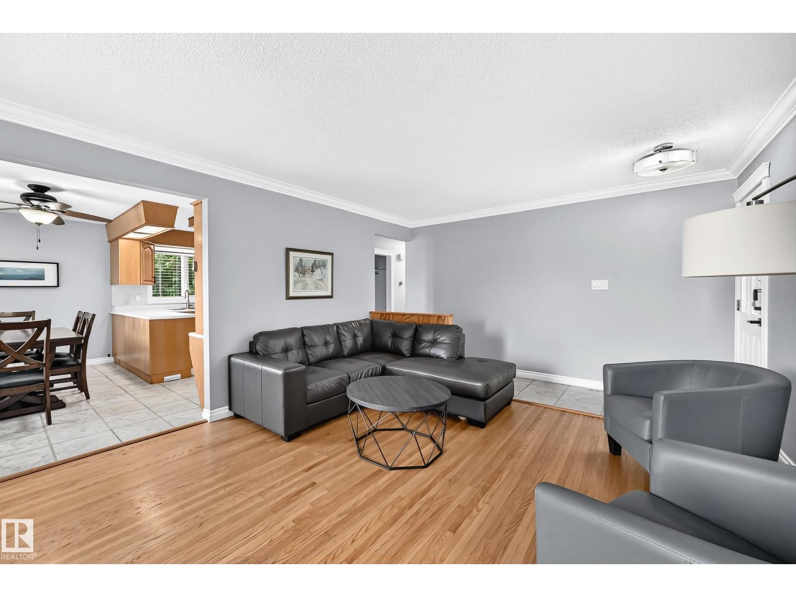 7916 130 AV NW - 7