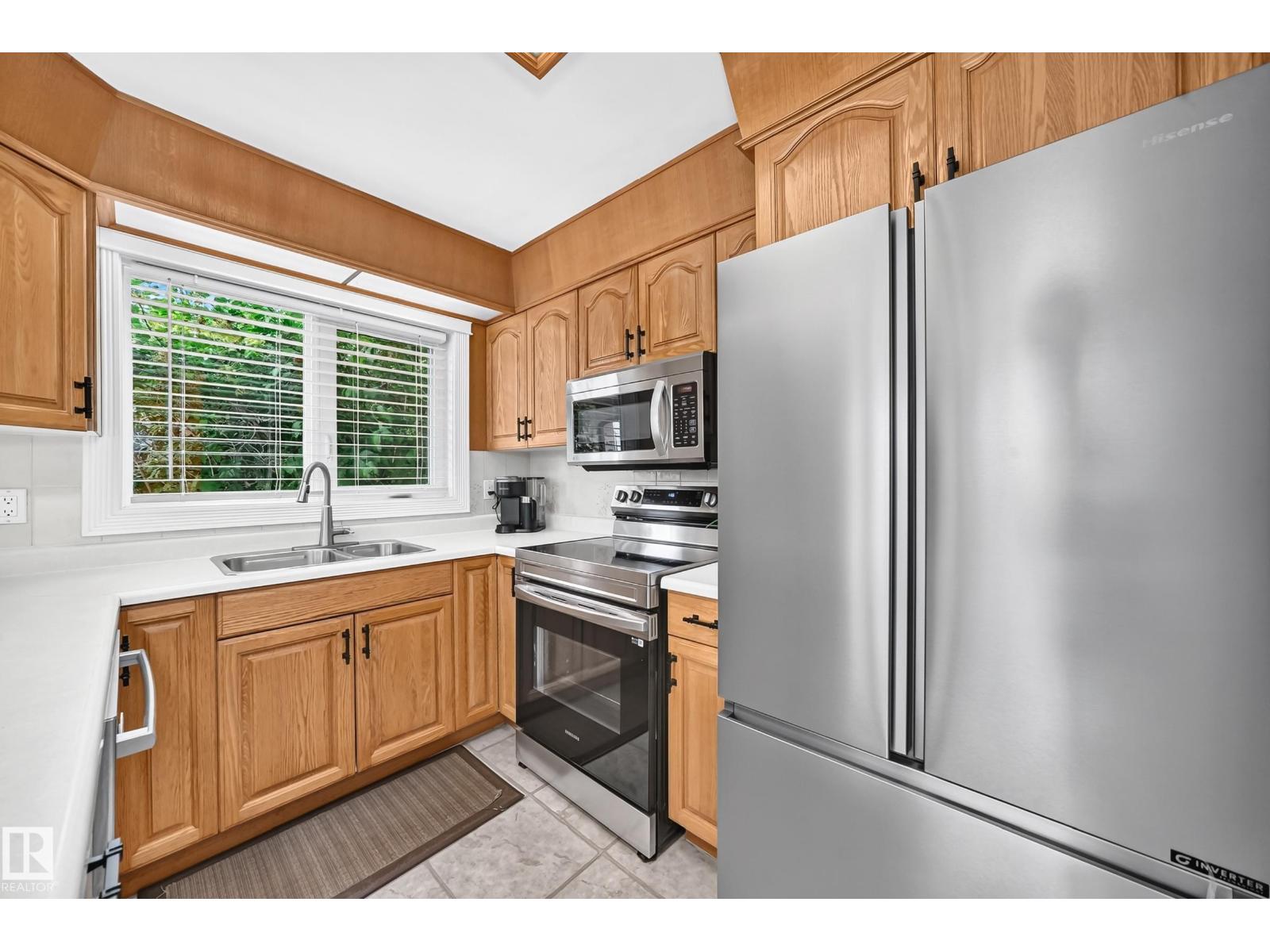 7916 130 AV NW - 9