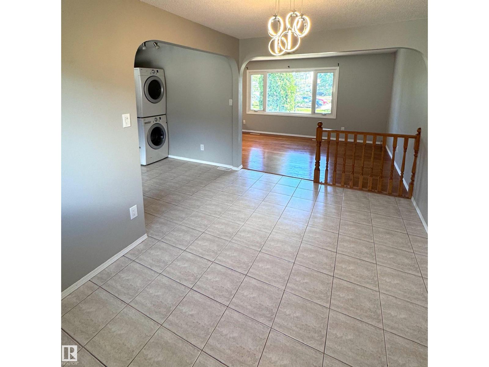 7312 137 AV NW - 11