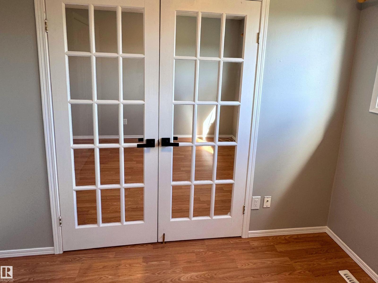 7312 137 AV NW - 18