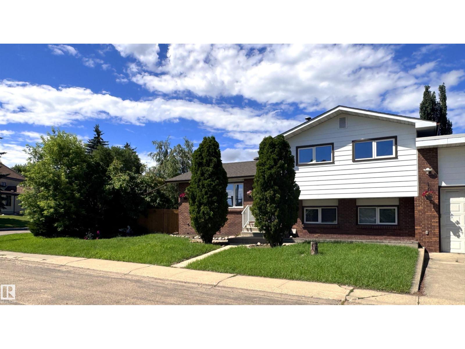 7312 137 AV NW - 2