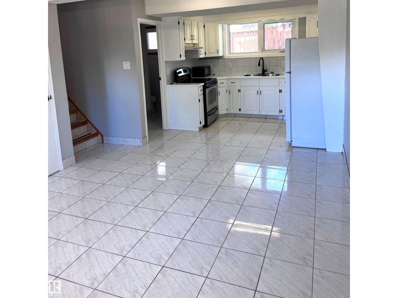 7312 137 AV NW - 28