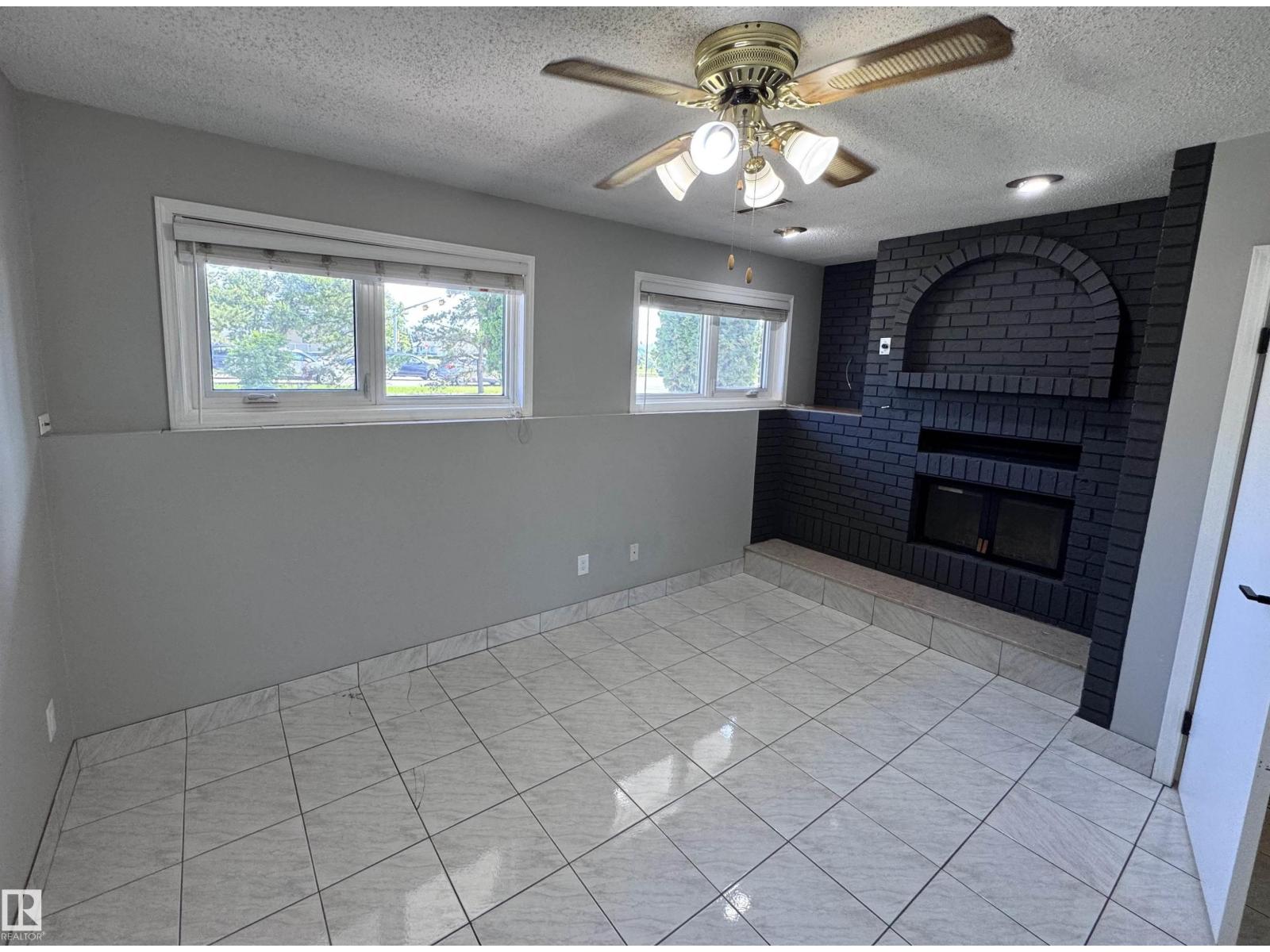 7312 137 AV NW - 29