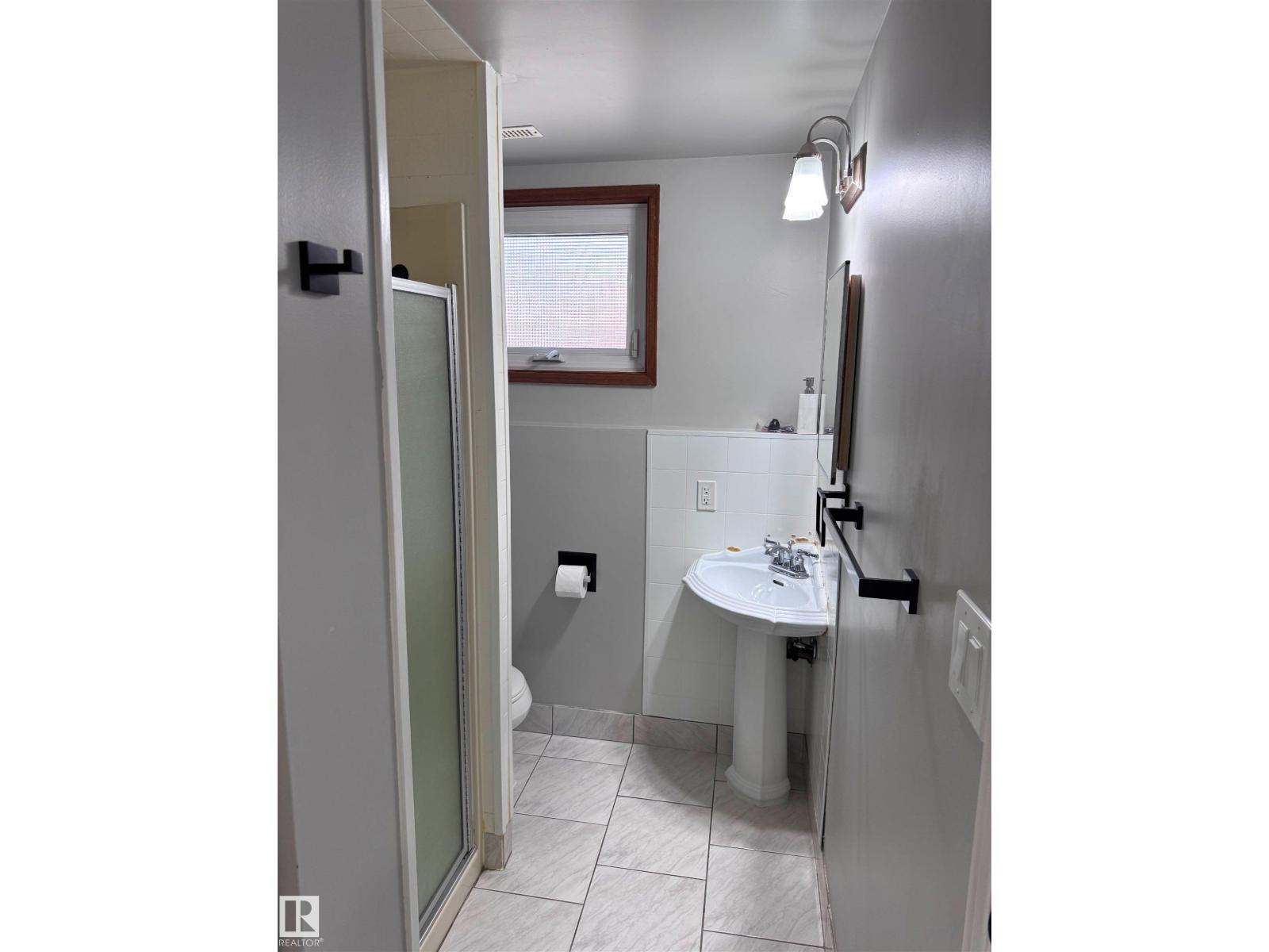 7312 137 AV NW - 30