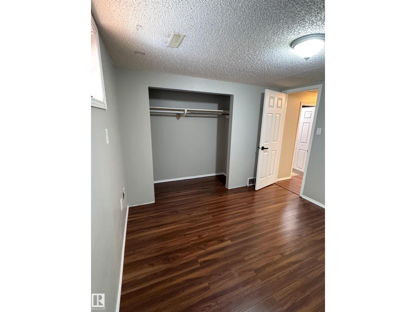 7312 137 AV NW - 32